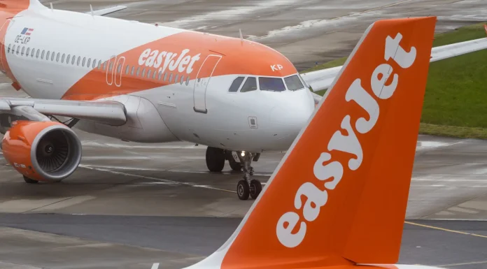 EasyJet: Deal 5,5 δισ. λιρών με την Castlelake αλλάζει τον χάρτη των ευρωπαϊκών αερομεταφορών