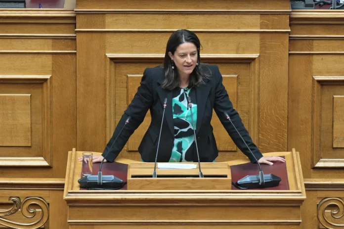 niki-kerameos-vouli-